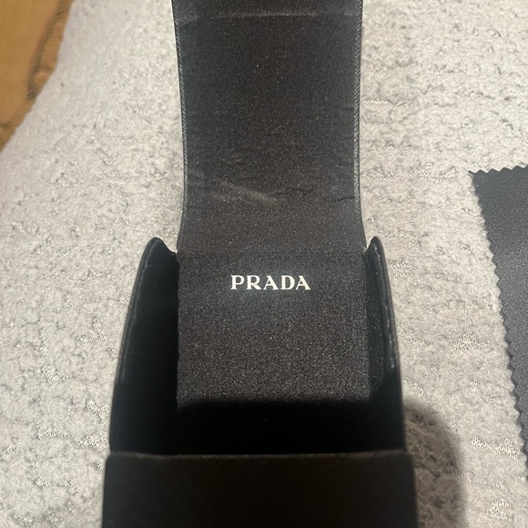 Prada sunglasses - Picture 5 of 5